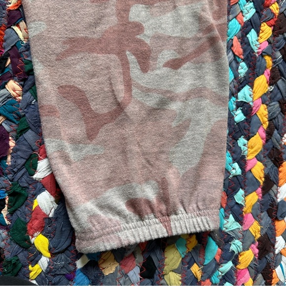 Penn State Nittany Lions Pink Gray Camo Joggers Sweatpants Women’s Size Large - Picture 13 of 16